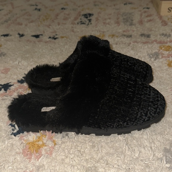 KELLY & KATIE KNIT SLIPPER - Picture 3 of 4